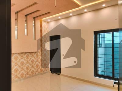 LOCK OPTION 5 MARLA LIKE NEW AVAILABLE FOR RENT IN BAHRIA TOWN LAHORE