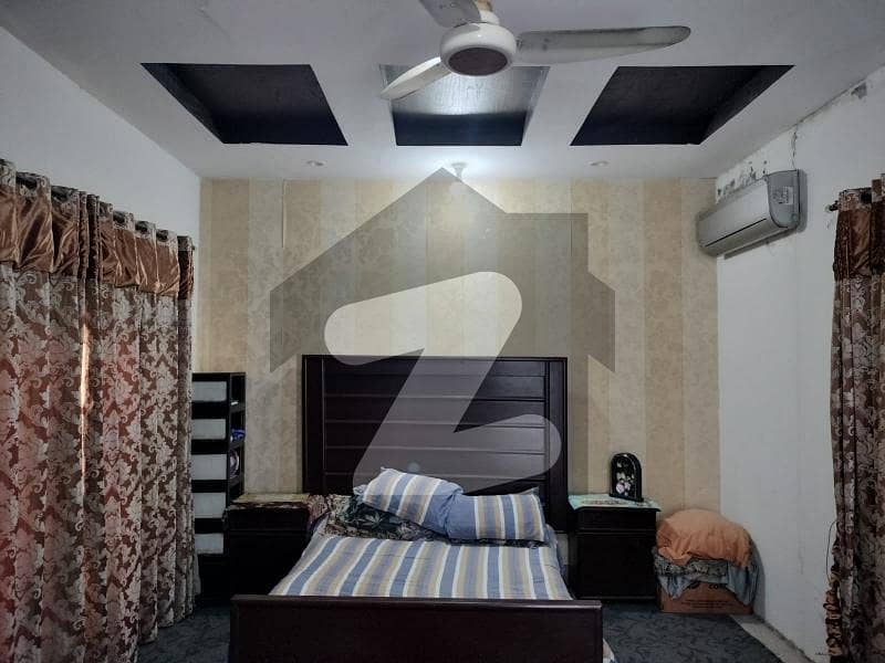 DEFENCE ONE KANAL BEAUTIFULL UPPER PORTIO AVALIABLE FOR RENT IN DHA LAHORE