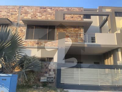 8 Marla Main Double Road House For Sale