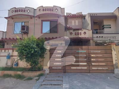 10 Marla House For Sale In Johar Town Gated Area 6 Bed 2 TVL 2 Kitchen 3 Car Parking Space