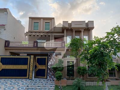 نشیمنِ اقبال فیز 2 نشیمنِ اقبال,لاہور میں 7 کمروں کا 1 کنال مکان 4.5 کروڑ میں برائے فروخت۔