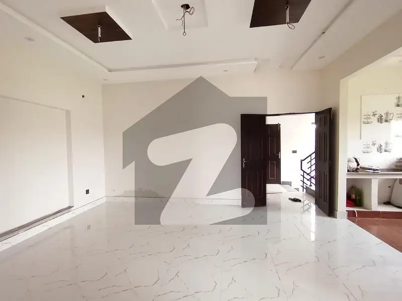 3 BEDS 8 MARLA BRAND NEW Upper Portion FOR RENT LOCATED BAHRIA ORCHARD LAHORE