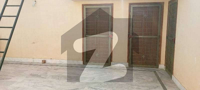 آئی ای پی انجنیئرز ٹاؤن ۔ بلاک ای 2 آئی ای پی انجنیئرز ٹاؤن ۔ سیکٹر اے,آئی ای پی انجینئرز ٹاؤن,لاہور میں 8 کمروں کا 1 کنال مکان 1.6 لاکھ میں کرایہ پر دستیاب ہے۔