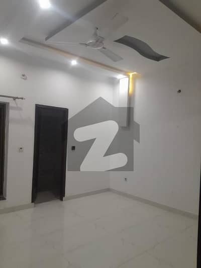 10 marla housew for rent in punjab society with 5 bedrooms attached bath brand new gas avail
