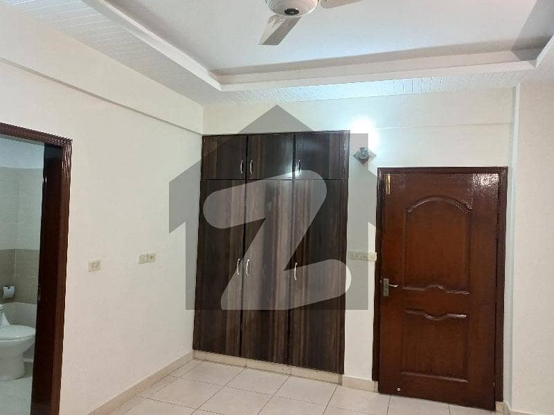 5th Floor with Gas Apartment Available For Rent