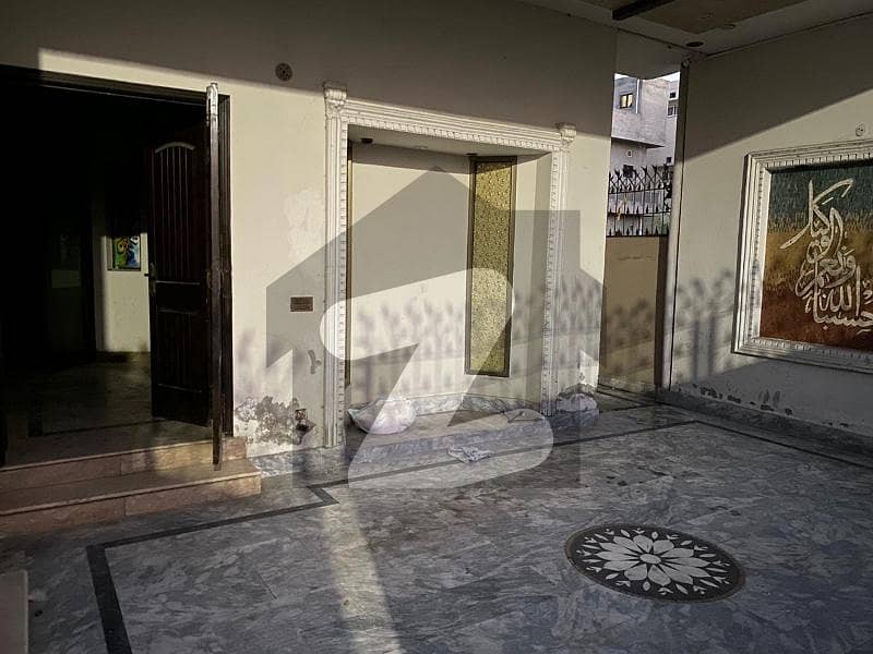 ایل ڈی اے ایوینیو ۔ بلاک جے ایل ڈی اے ایوینیو,لاہور میں 5 کمروں کا 10 مرلہ مکان 1.05 لاکھ میں کرایہ پر دستیاب ہے۔