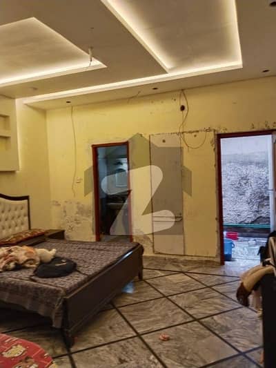 گلزارِ قائد ہاؤسنگ سوسائٹی راولپنڈی میں 5 کمروں کا 8 مرلہ مکان 2.5 کروڑ میں برائے فروخت۔
