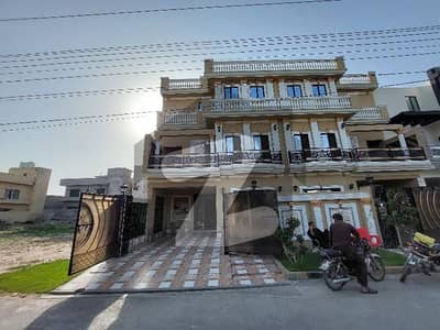 10 Marla Brand New 60 Ft Road Luxurious House For Sale Hot Location