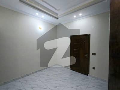 1 Kanal Hall For Rent Moon Market Prime location