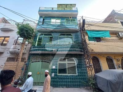 علامہ اقبال ٹاؤن ۔ زینت بلاک علامہ اقبال ٹاؤن,لاہور میں 5 کمروں کا 3 مرلہ مکان 1.55 کروڑ میں برائے فروخت۔