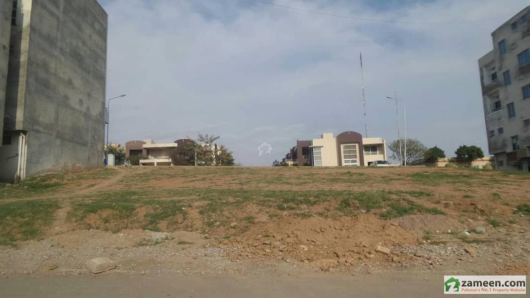 Linear Commercial 5 Marla Plot For Sale At Phase 8 Bahria Town