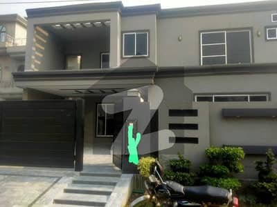 18 Marla Single Storey + 1 Bed Upper House For Sale In A Block Tip Phase