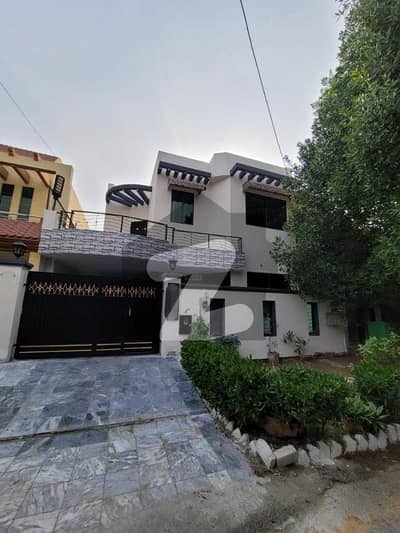 Eight Marla Double Storey Old House In Bahria Town Lahore