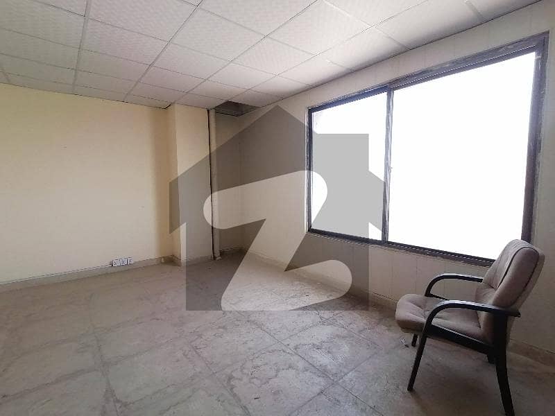 4200 Square Feet Office Ideally Situated In Main Boulevard Gulberg