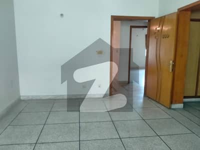 10 Marla Upper Portion For Rent In Phase 1 DHA