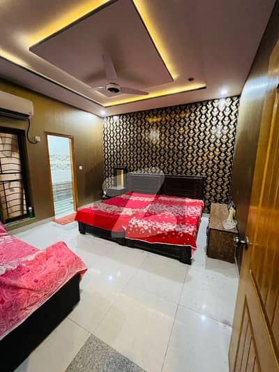گلگشت کالونی ملتان میں 5 کمروں کا 10 مرلہ مکان 75.0 ہزار میں کرایہ پر دستیاب ہے۔
