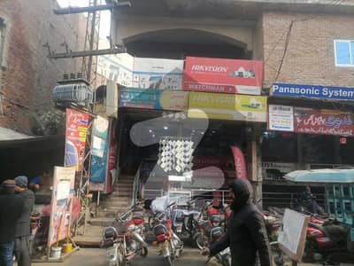 بہوانہ بازار فیصل آباد میں 1 کمرے کا 1 مرلہ دکان 80.0 لاکھ میں برائے فروخت۔