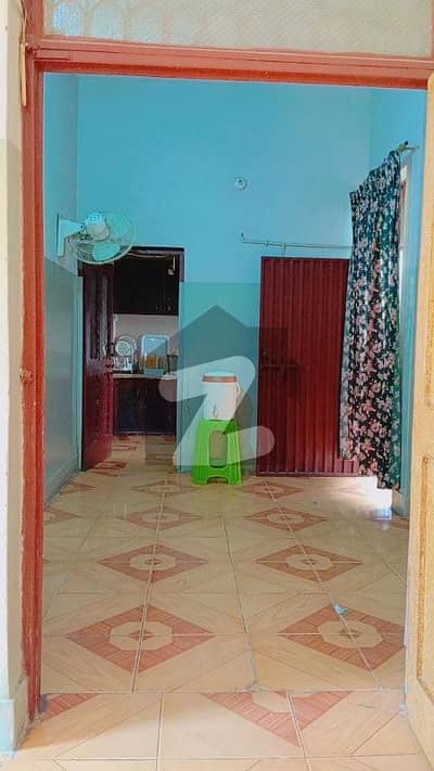 احمد پارک ملتان میں 5 کمروں کا 10 مرلہ مکان 1.8 کروڑ میں برائے فروخت۔