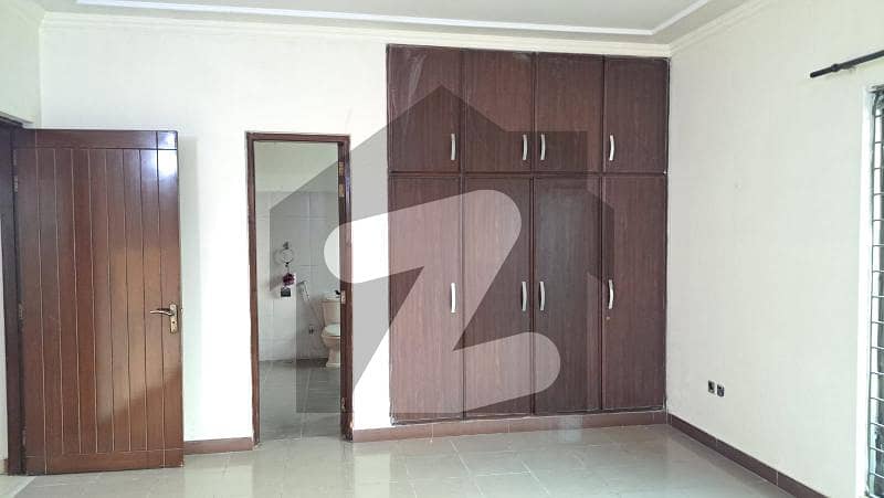 1 KANAL UPPER PORTION AVAILABLE FOR RENT IN VALENCIA TOWN