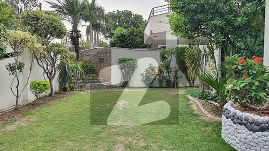 One Kanal Used Modern Design Bungalow For Sale At Prime Location Of DHA Lahore