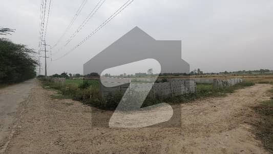 برکی روڈ کینٹ,لاہور میں 8 کنال رہائشی پلاٹ 6.0 کروڑ میں برائے فروخت۔