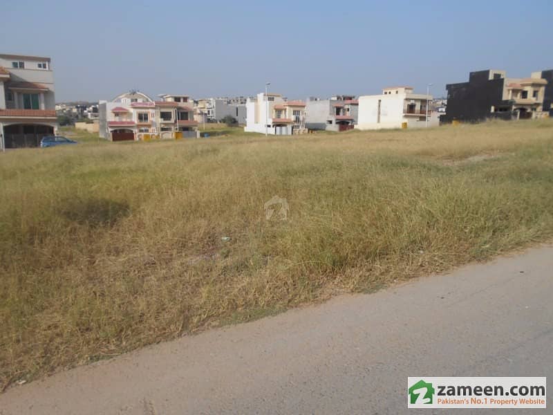 Prime Located Residential Plot For Sale in Bahria Town Phase-8 Sector K