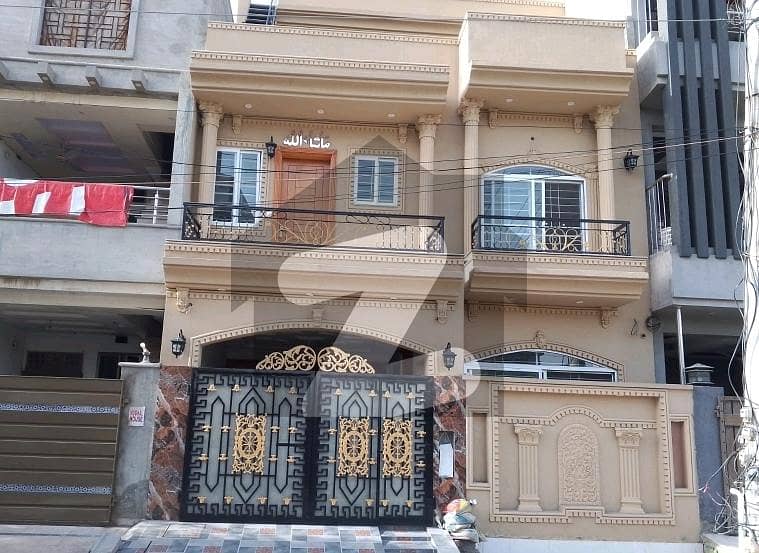 5 Marla House available for sale in Eden Boulevard Housing Scheme, Lahore