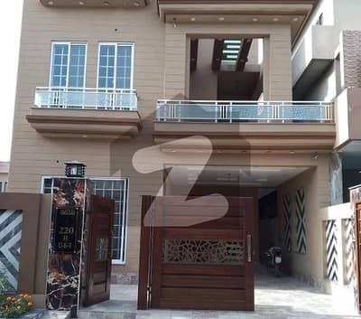 10 Marla House Situated In UET Housing Society For sale