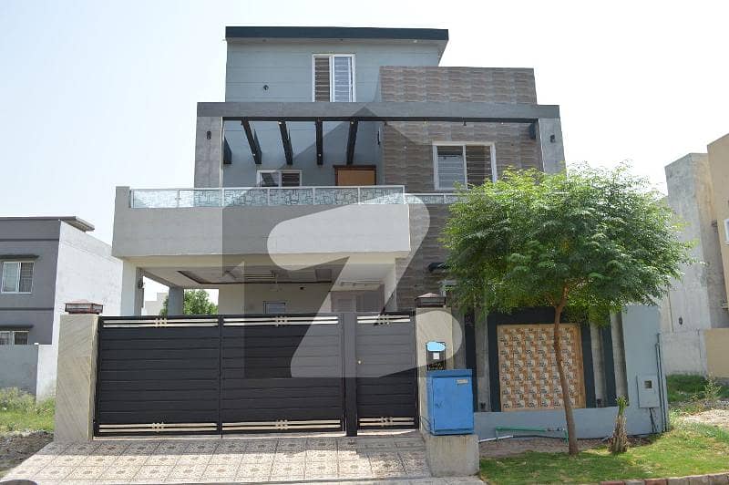 8 MARLA UPPER PORTION AVAILABLE FOR RENT IN DHA RAHBER