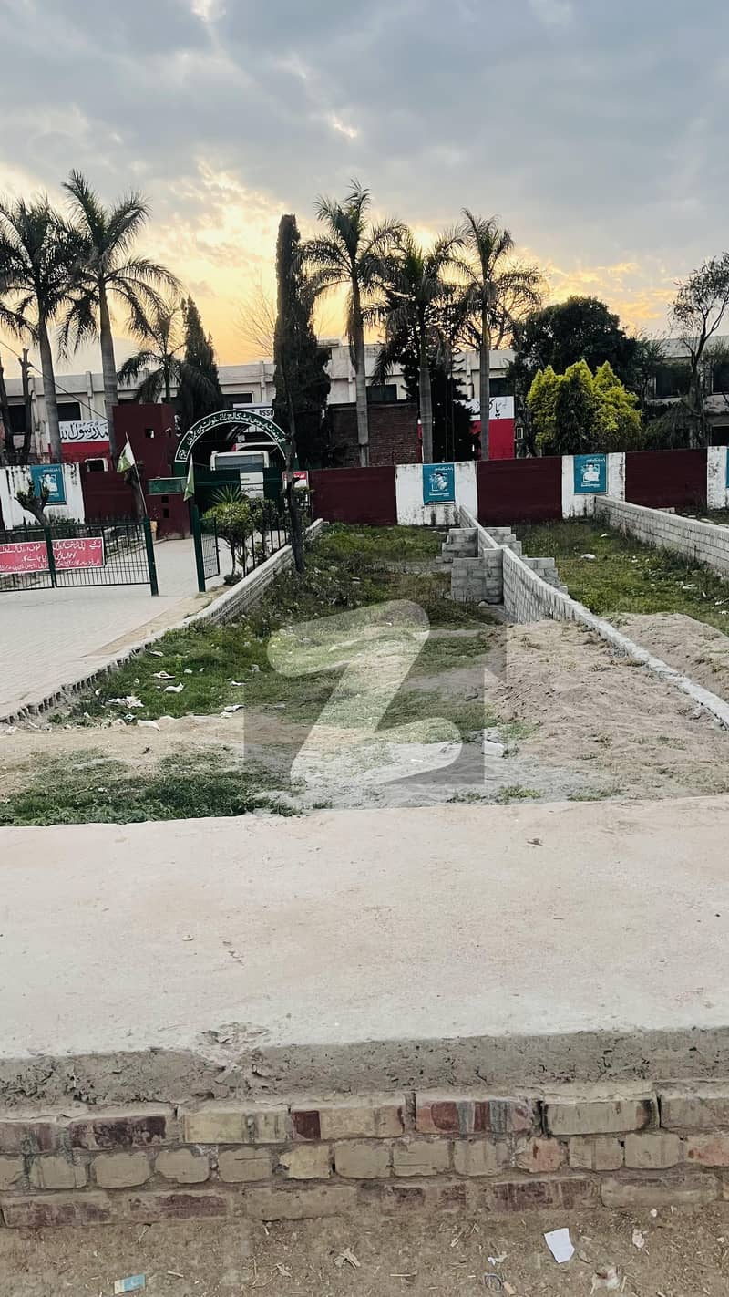 سمبڑیال سیالکوٹ میں 8 مرلہ کمرشل پلاٹ 2.8 کروڑ میں برائے فروخت۔ سمبڑیال سیالکوٹ میں 8 مرلہ کمرشل پلاٹ 2.8 کروڑ میں برائے فروخت۔