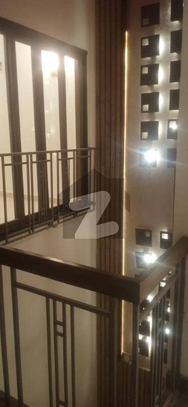 ڈی ایچ اے فیز 7 ایکسٹینشن ڈی ایچ اے ڈیفینس,کراچی میں 4 کمروں کا 4 مرلہ مکان 4.25 کروڑ میں برائے فروخت۔