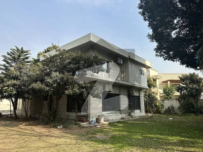 1000 Gaz Corner House Available for Sale on Main Margalla Road