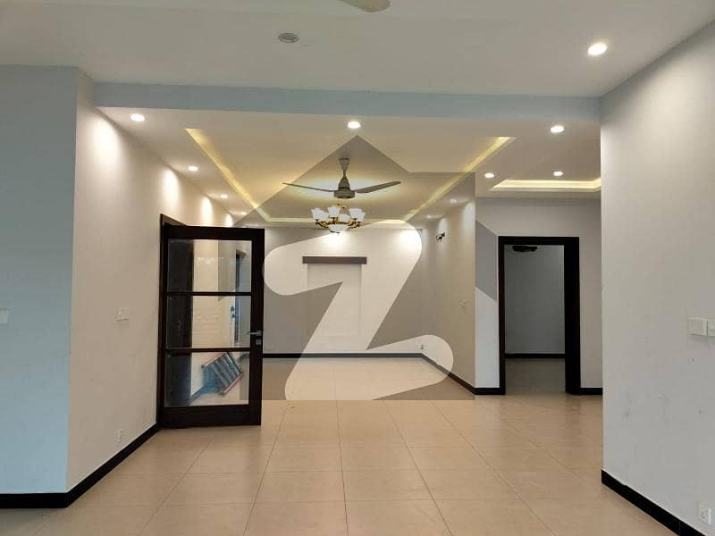 6 Bed Full House Available For Rent In G-10/2 6 Bed Full House Available For Rent In G-10/2