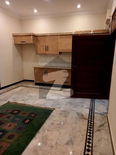 ورسک روڈ پشاور میں 6 کمروں کا 4 مرلہ مکان 1.2 کروڑ میں برائے فروخت۔