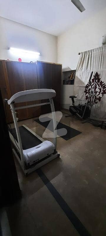 علامہ اقبال ٹاؤن ۔ عمر بلاک علامہ اقبال ٹاؤن,لاہور میں 6 کمروں کا 10 مرلہ مکان 4.0 کروڑ میں برائے فروخت۔