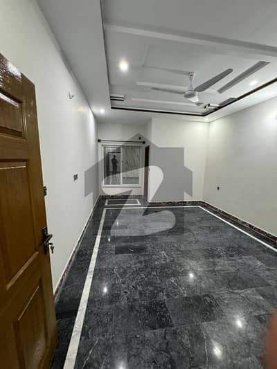 بنی گالہ اسلام آباد میں 2 کمروں کا 12 مرلہ مکان 60.0 ہزار میں کرایہ پر دستیاب ہے۔