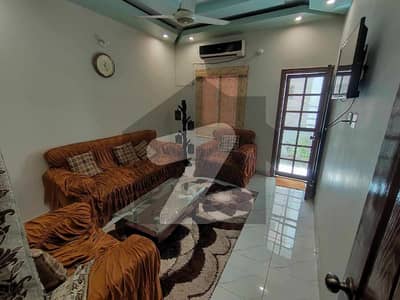 کراچی یونیورسٹی ہاؤسنگ سوسائٹی سکیم 33,کراچی میں 3 کمروں کا 6 مرلہ فلیٹ 1.2 کروڑ میں برائے فروخت۔