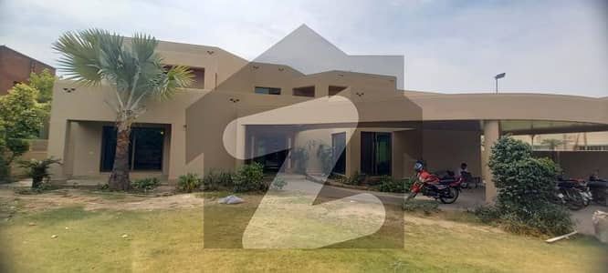 Prime Location 2Knaal 5bed house available for rent in dha phase 2 R block