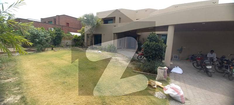 ڈی ایچ اے فیز 2 - بلاک آر فیز 2,ڈیفنس (ڈی ایچ اے),لاہور میں 5 کمروں کا 2 کنال مکان 5.0 لاکھ میں کرایہ پر دستیاب ہے۔