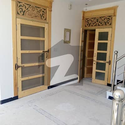 بنی گالہ اسلام آباد میں 4 کمروں کا 5 مرلہ مکان 60.0 ہزار میں کرایہ پر دستیاب ہے۔
