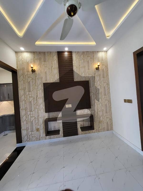 5 Marla Hot Location House with Gas Available For Sale In Bahria Town Lahore.
