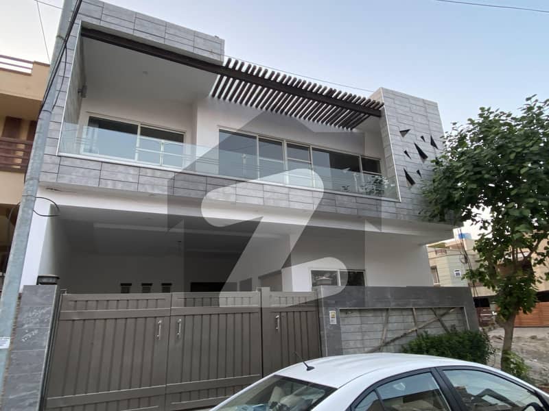 کینال روڈ فیصل آباد میں 4 کمروں کا 7 مرلہ مکان 2.95 کروڑ میں برائے فروخت۔