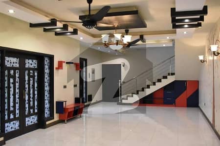 1350 Yards Bangalow For Sale Owner Build At Most Captivating And Spacious Location Of 22nd Street In Khayaban-E-Rahat Dha Defence Phase 6 Karachi