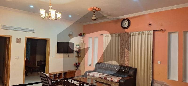 نیسپاک سکیم فیز 3 ڈیفینس روڈ,لاہور میں 4 کمروں کا 18 مرلہ مکان 3.95 کروڑ میں برائے فروخت۔