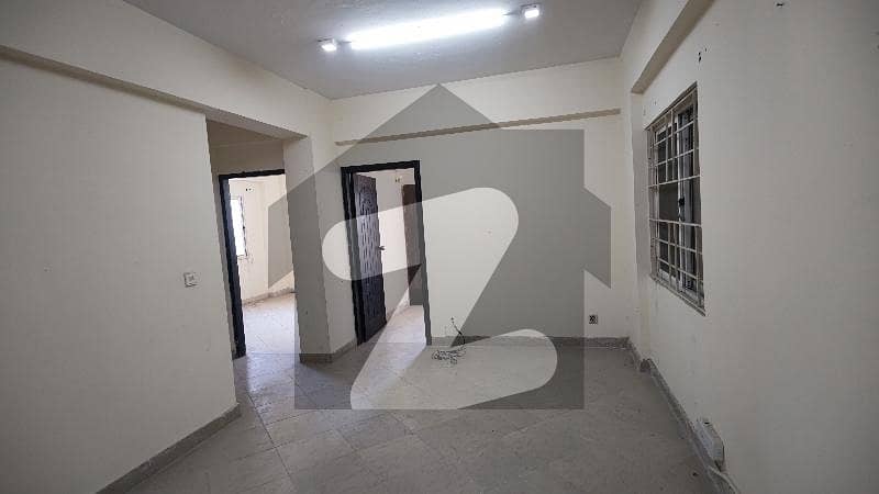 ای ۔ 11 اسلام آباد میں 3 کمروں کا 8 مرلہ فلیٹ 1.05 کروڑ میں برائے فروخت۔