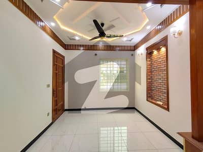 ائیرپورٹ ایونیو ہاؤسنگ سوسائٹی اسلام آباد میں 4 کمروں کا 5 مرلہ مکان 1.45 کروڑ میں برائے فروخت۔