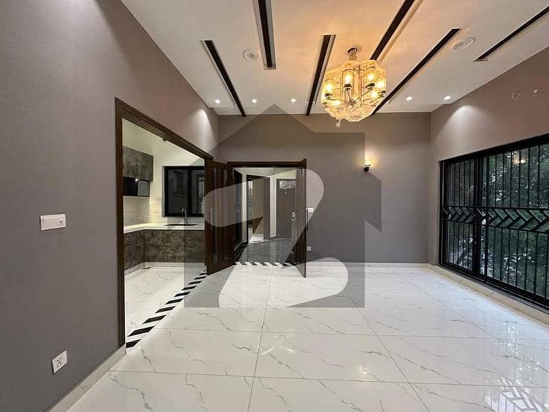 10 Marla upper portion available for rent Bahria town Lahore