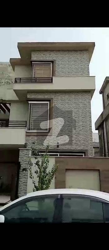 Beautifully constructed & very well maintained house for sale. 
Just 15-17 minutes from Islamabad Club & Serena Hotel. 
Real estate agents/ property dealers are not welcome. . . !