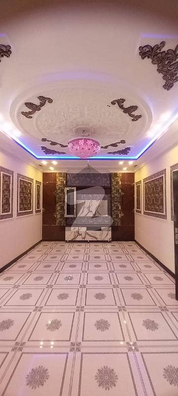 الرحمان گارڈن فیز 2 الرحمان گارڈن,لاہور میں 6 کمروں کا 8 مرلہ مکان 2.6 کروڑ میں برائے فروخت۔