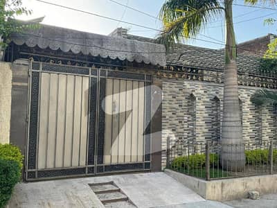 Prime Location Hayatabad Phase 1 - E2 House For sale Sized 10 Marla